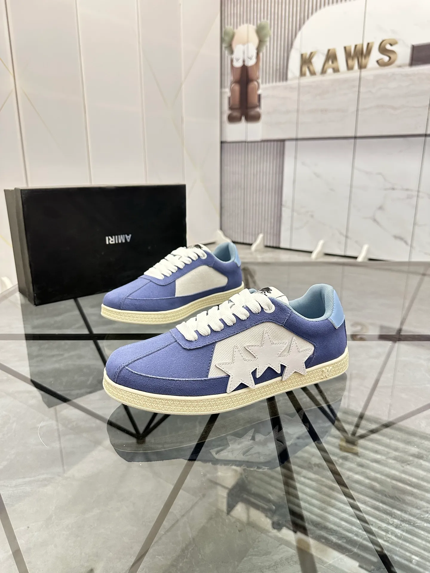 Men's shoes: 💰P420¥ Product trademark: AMIRI* "Amir*" low-top casual shoes Regular size: 38-45 (can be customized to 46) Product material: imported nubuck leather upper, breathable lining, original outsole. Number: 001